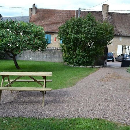 Appartement Passe Partout Lucenay-l'Eveque 外观 照片
